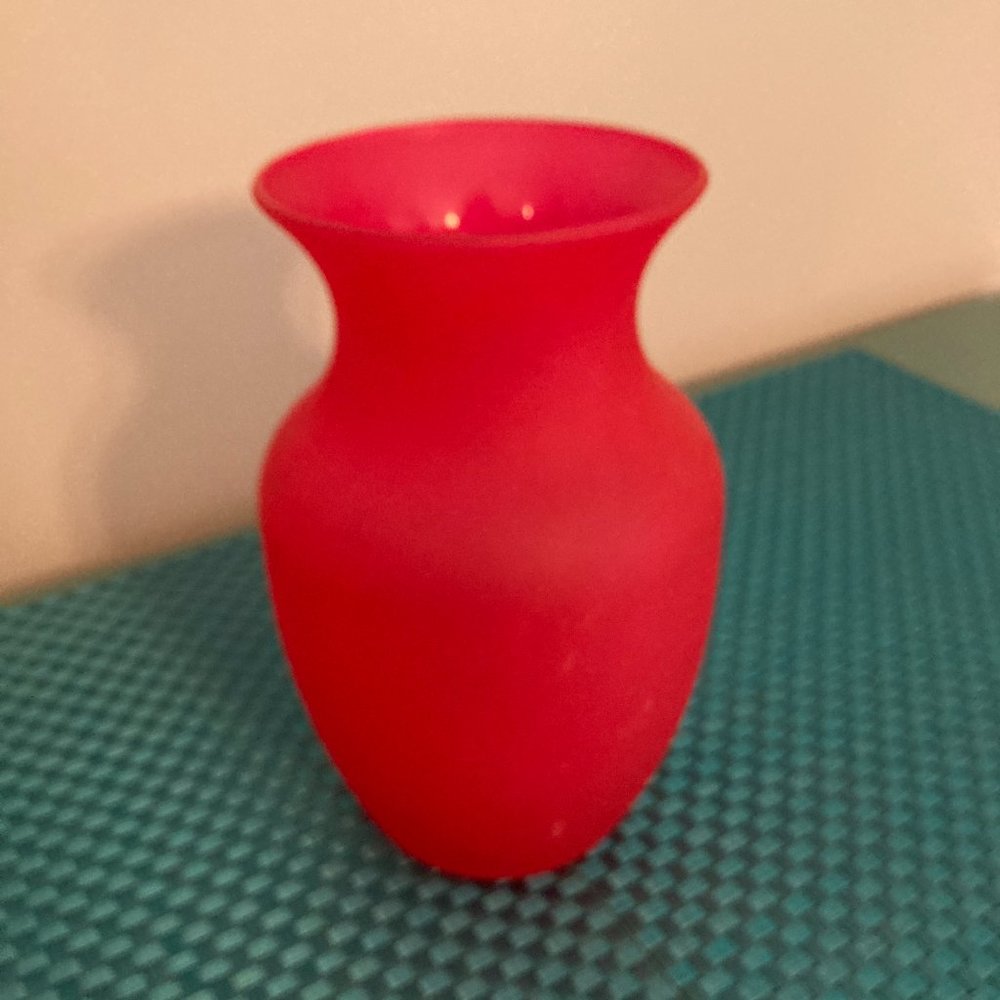 Red Vase Frosted Bouquet 8" Tall VIntage EUC